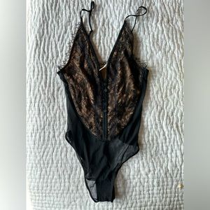 Jonathan Simkhai lace bodysuit xs never worn